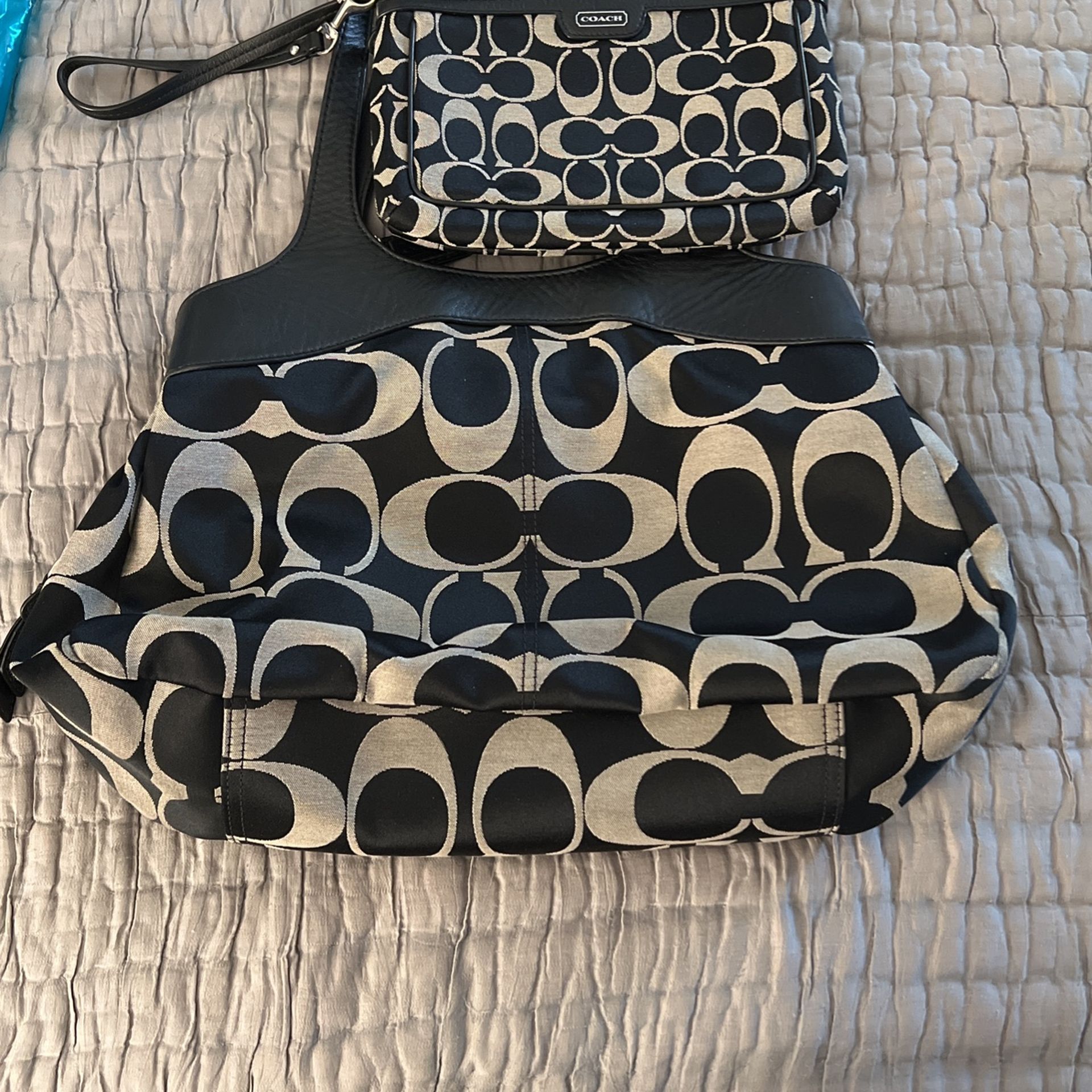 Coach Purse w Wristlet