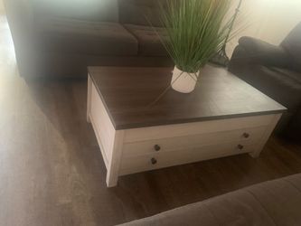 Lazy boy center table to eat
