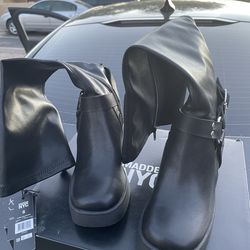 Black boots size 6