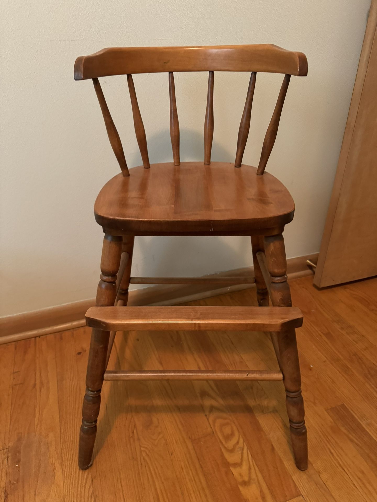 Antique Wrap Around Youth Chair