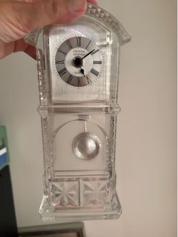 Crystal legends clock