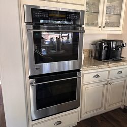 GE Monogram Built In Double Wall Oven