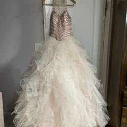 Beautiful Blush Pink Quinceñera Dress 