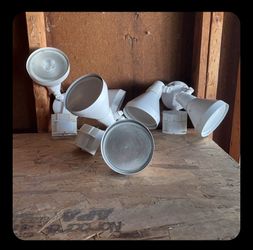 Spotlights with 12 Light Bulbs