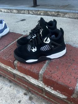 Jordan 4 Retro “ White Thunder”￼