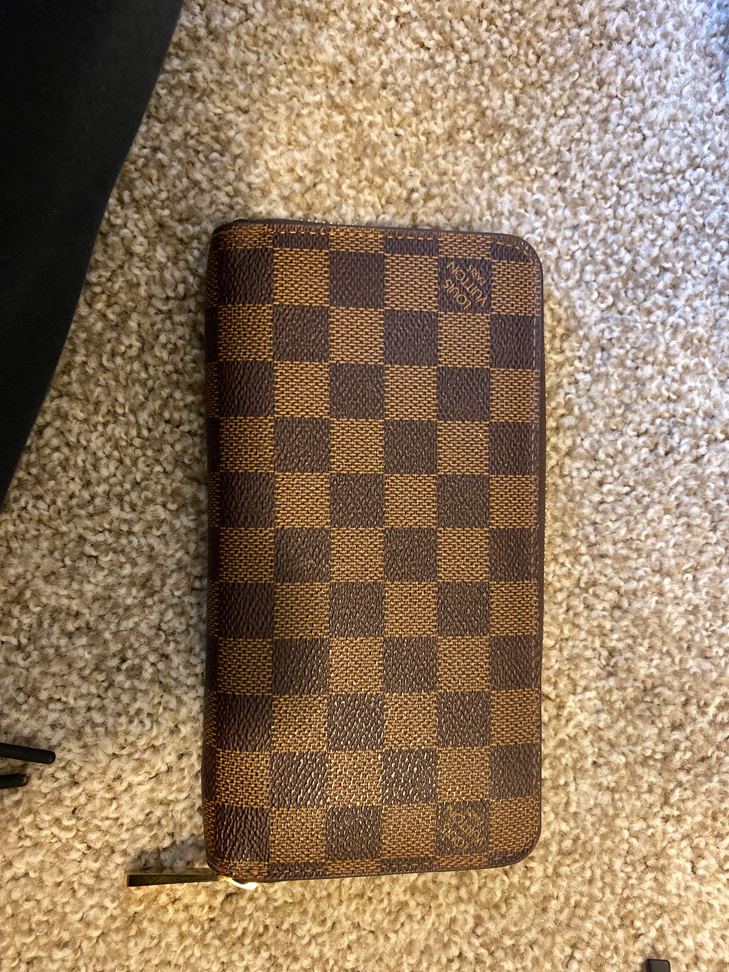 REAL LV zippy wallet, used only few times