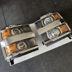 GM Genuine 2015-2019 Chevrolet 2500/3500 Headlights