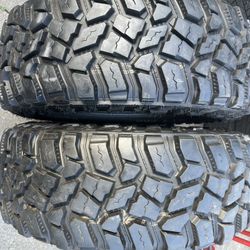 Tire 31x10.50-15 Cooper Discover
