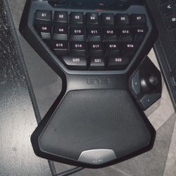 Logitech G13 Advanced Gameboard.