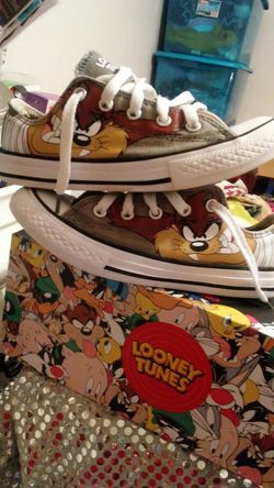 Kids Looney Tunes "TAZ' Converse