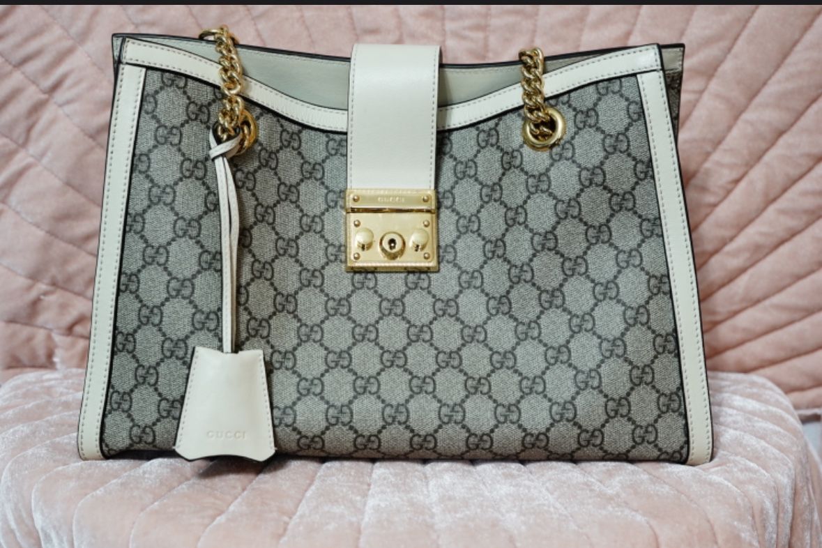 Gucci medium Padlock GG Shoulder Bag
