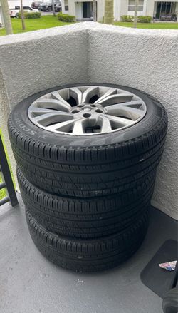 Three Land Rover Range Rover Wheel / tire 275/45/ R21