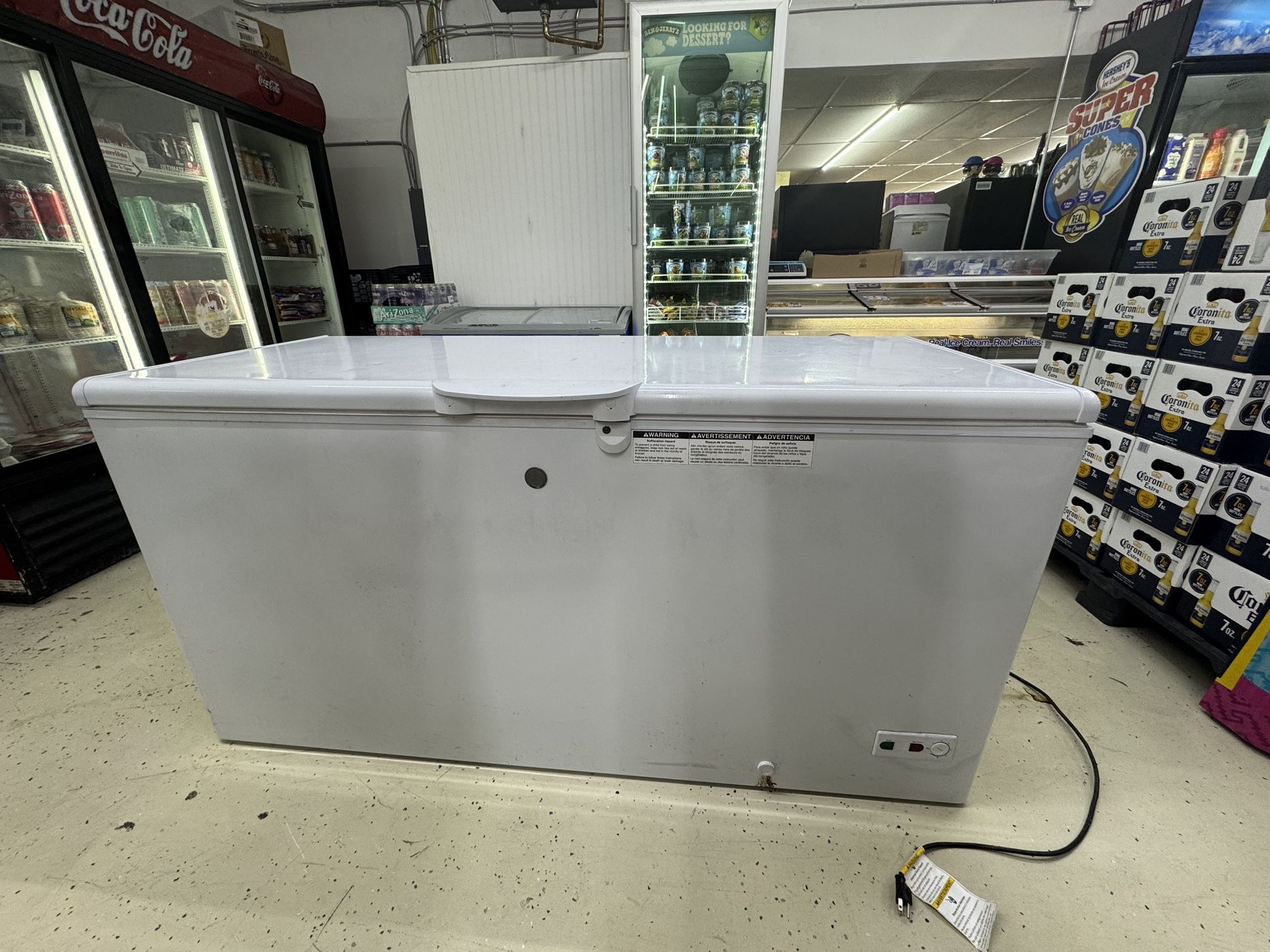 GE 15.7 Cu. Ft. Chest Freezer FCM16SLWW