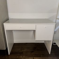 IKEA SYVDE Vanity / Makeup Desk - Great Condition!! 