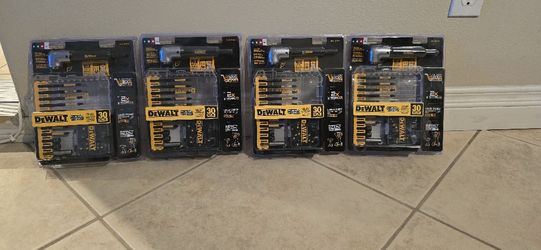 Dewalt Right Angle Magnetic Attachment Whit Screwdriving Bit Set