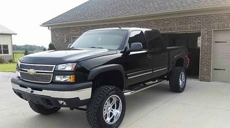 FRESH OIL CHANGED O5 SILVERADO