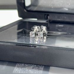 3mm Stud Earrings Moissanite