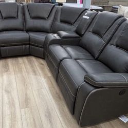 New. Power Recliner Sectional 