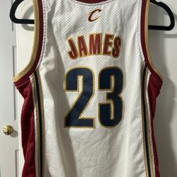 Lebron James#23 Cavaliers basketball jersey size M 