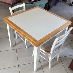 Adjustable Table 
