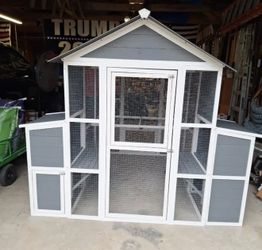 Chicken coop brand new in box walk in