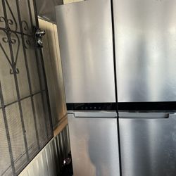 Whirlpool Refrigerator Everything Works 