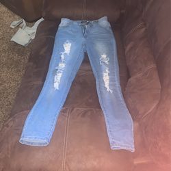 Brand New Woman’s Size 7 Fashionnova Jeans 