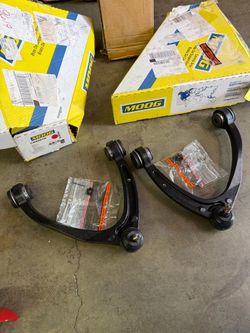 GM 1500 upper Control arms 07-14 New