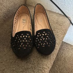 black flat shoes 