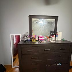 Furniture Bed Dresser Dinning Set