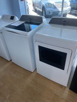 $978 Whirlpool Top Load Washer and Dryer Set