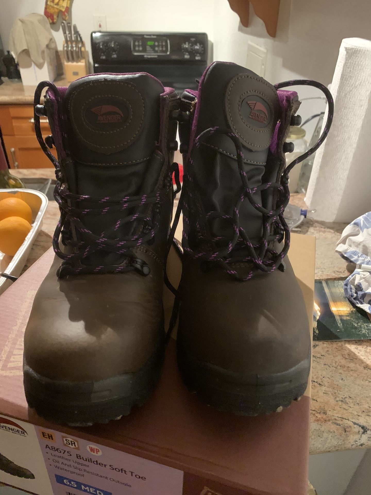 Women’s Avenger 6” Waterproof Hiker Work Boot A8675