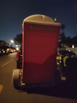 Portable toilet