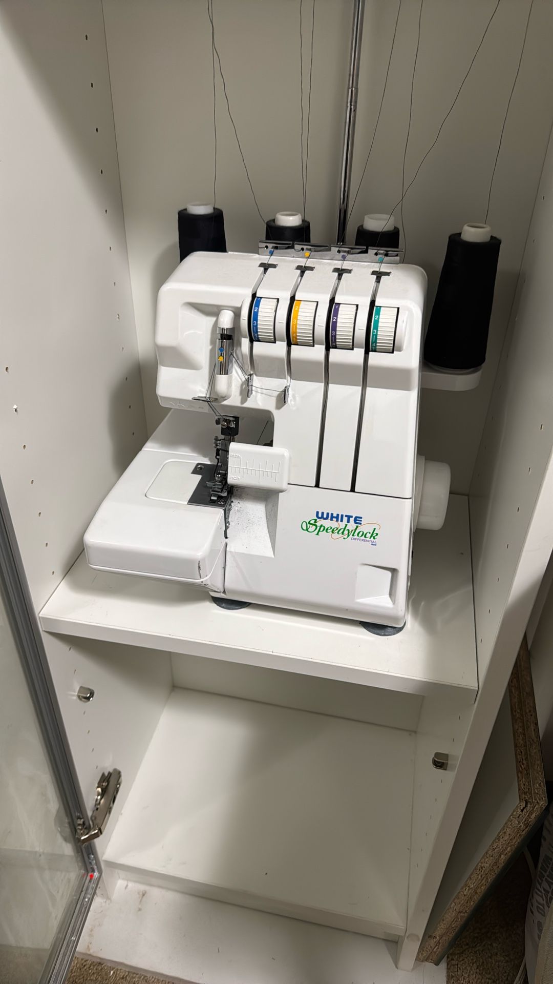 Speedy Lock Model 299 Sewing Machine