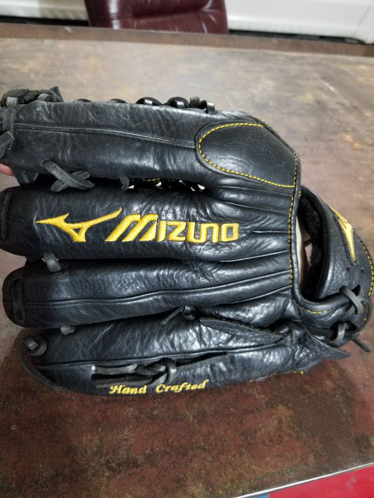 Mizuno classic soft pro glove