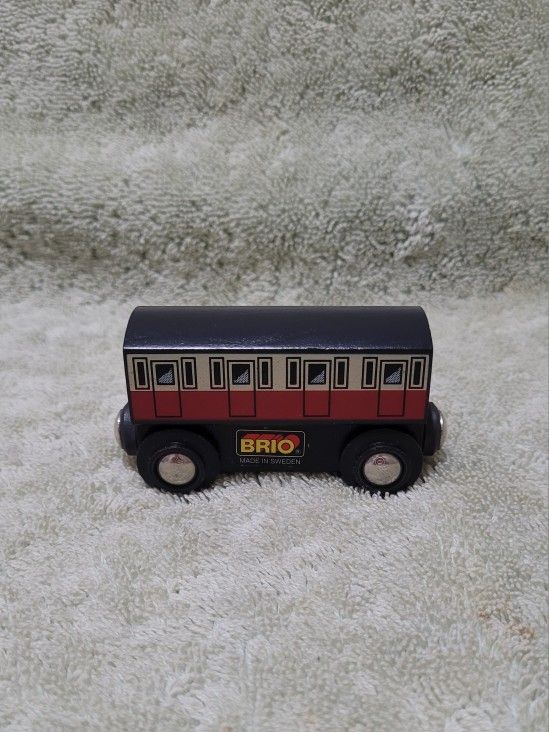 BRIO # 33626 Wooden Black Train Passenger Coach Car Magnetic.