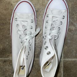 Brand New Hightop White Converse - No Box (Size 9 Women’s/Talla 9 Mujer)