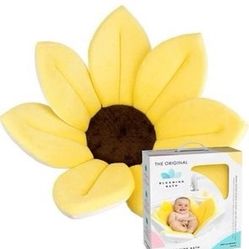 Blooming Bath - The Original Flower Bath Seat for Newborns - Ultrasoft, Plush Sink Bathtub for Babie
