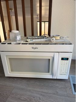 Whirlpool overhanging 30” microwave (over the range) for sale