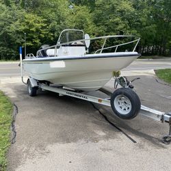 Boston Whaler Dauntless 18'