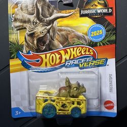 rare HOT WHEELS RACER VERSE new TRICERATOPS 2025 JURASSIC WORLD REBIRTH