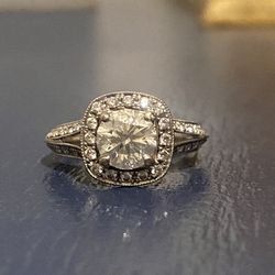 1.01 Center Diamond Carot Engagement Ring