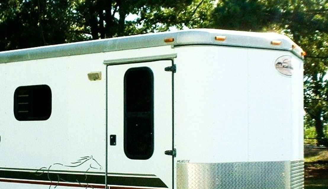 🟢🟢🟢URGENT Price $600 SUNDOWNER HORSE TRAILER 🟢🟢🟢