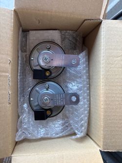 Toyota OEM Low-Pitch Horn, Part #86(contact info removed)0