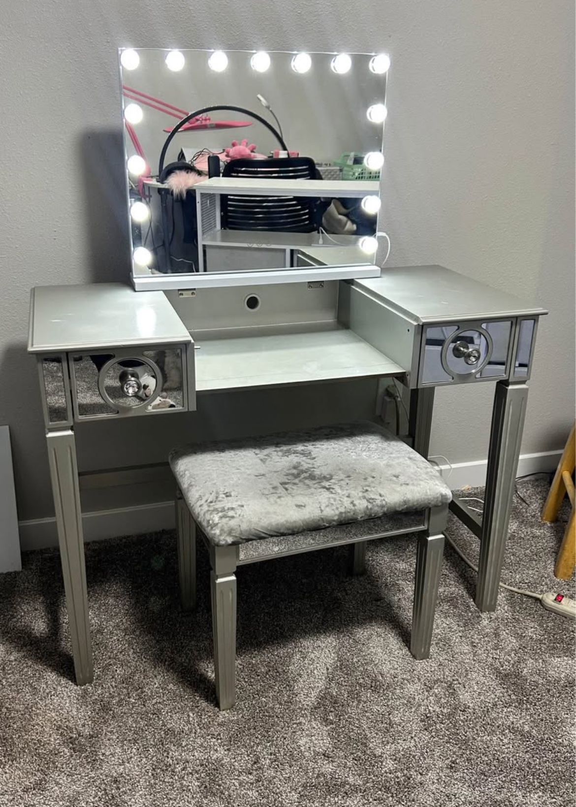 Vanity & Bench (Mirror Not Included)
