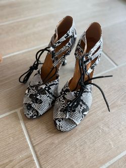 Dance shoes 318