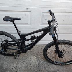 2018 Santa Cruz Nomad Carbon Disc Full Suspension 