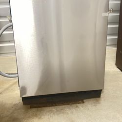 🌟 Like-New StormWash™ 48 dBA Dishwasher in Stainless Steel 🌟