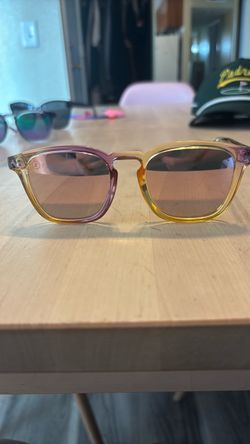 Polarized Blenders sunglasses no scratches like new