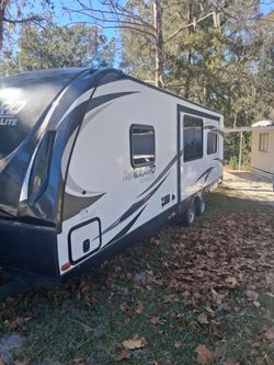 27'  Mallard ultralight travel trailer